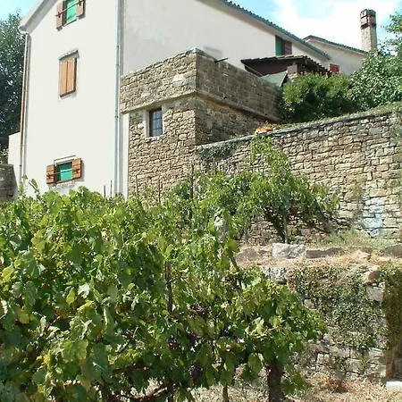 Casa Della Vigna 펜션 Oprtalj